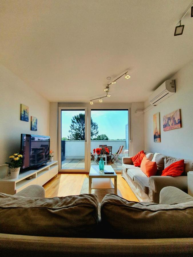 Near Lake Two Bedroom Fully Furnished Apartment Viena Exterior foto